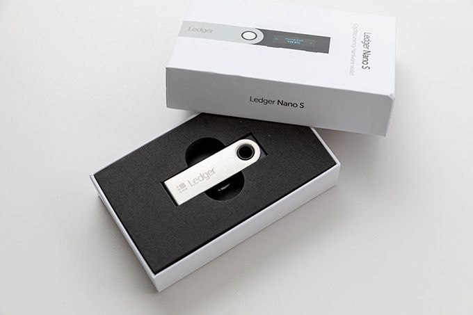 Trezor VS Ledger: la cartera Ledger Nano S.